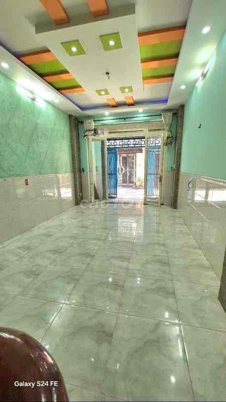 Let's rent out Nguyễn Thượng Hiền.