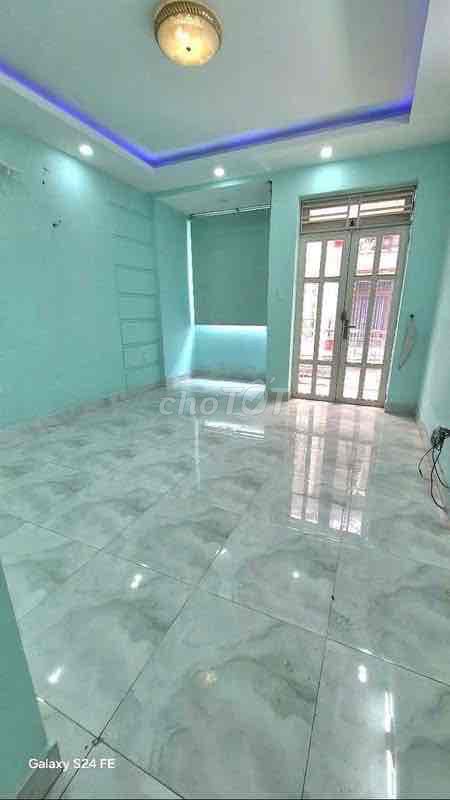 Let's rent out Nguyễn Thượng Hiền.