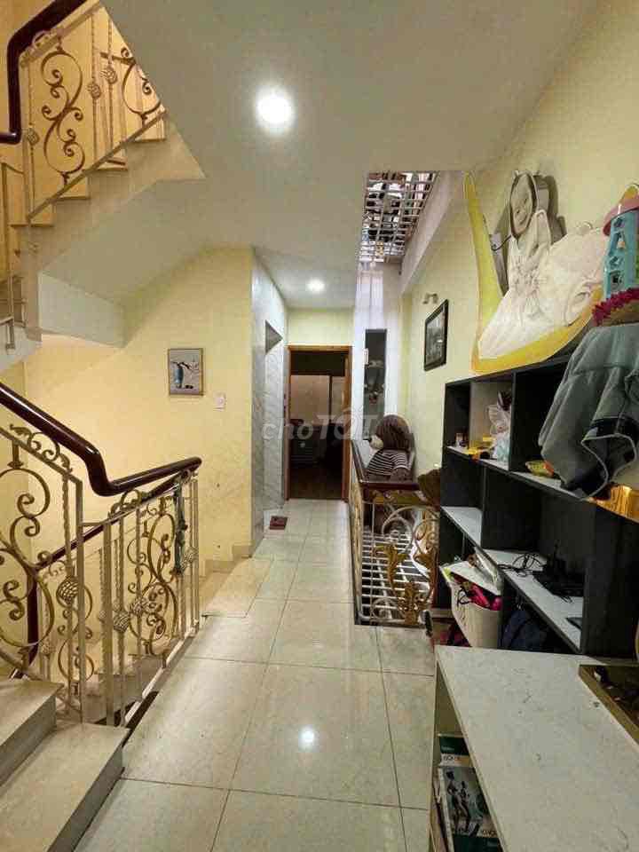 Six floors, elevators, six bedrooms, Phạm Văn Đồng, 1894 13, Bình Thạnh