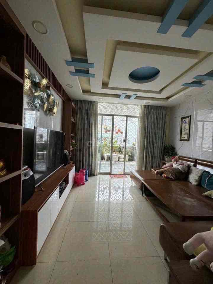 Six floors, elevators, six bedrooms, Phạm Văn Đồng, 1894 13, Bình Thạnh
