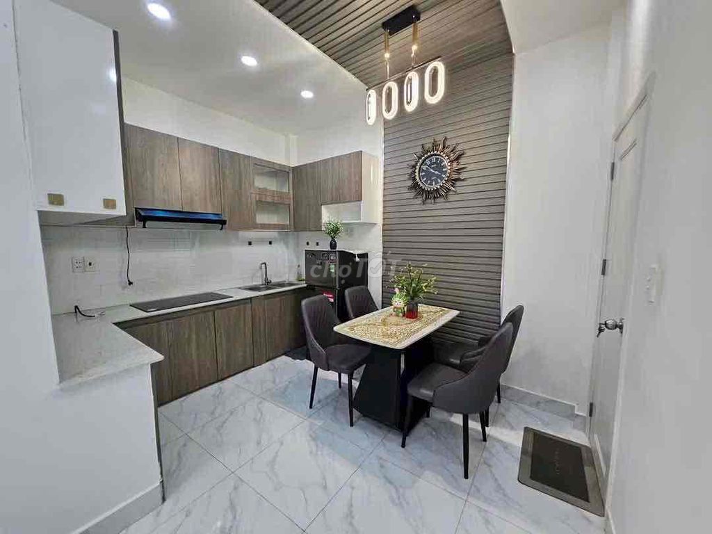 Let's rent out Quang Trung-711. 5 x 8 floor floor with 2 bathrooms.