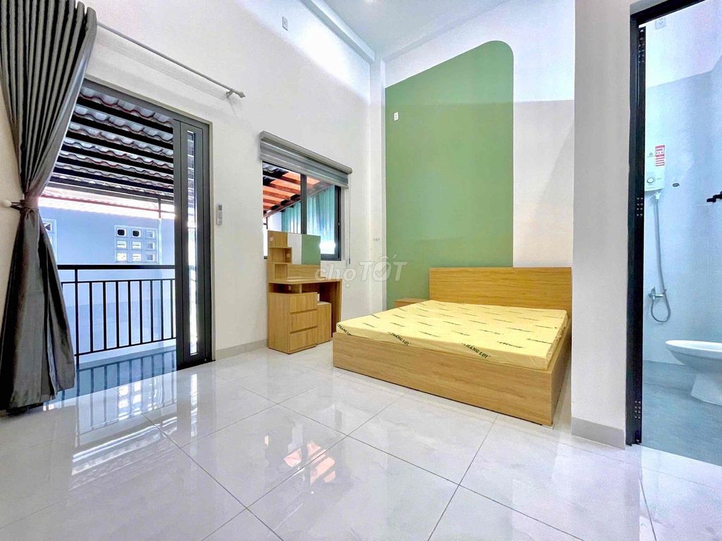 Rent the separate ground house - front yard wide - full interior Stay