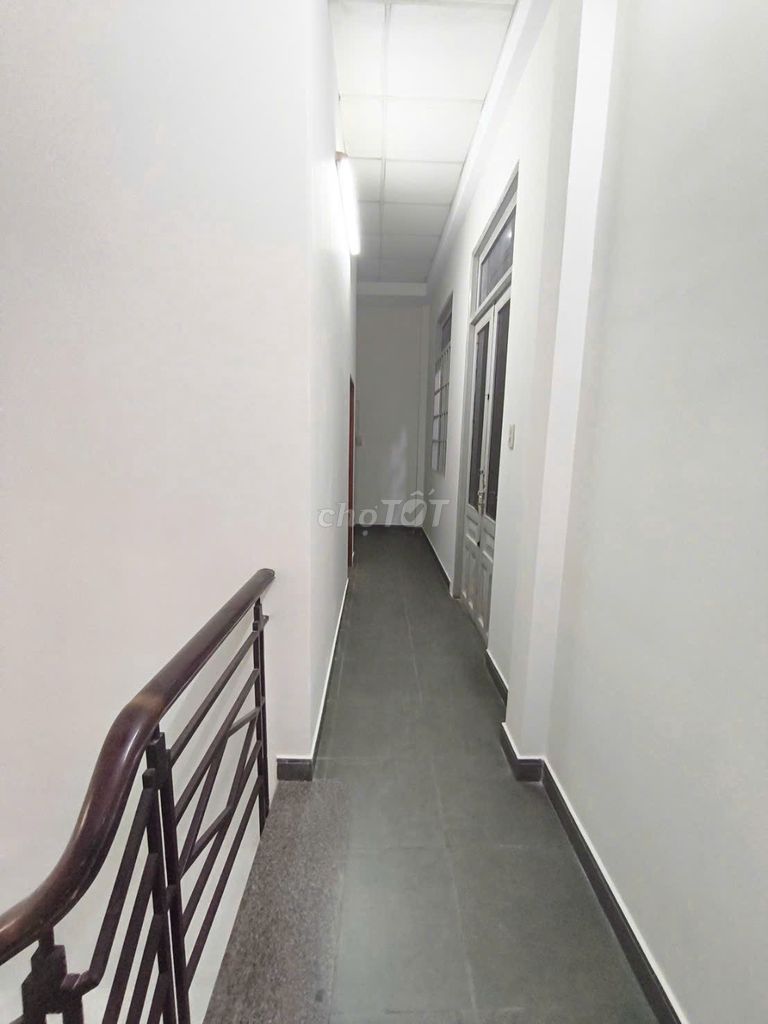 Corner 2 Front Street - Near 4 Thủ Đức.