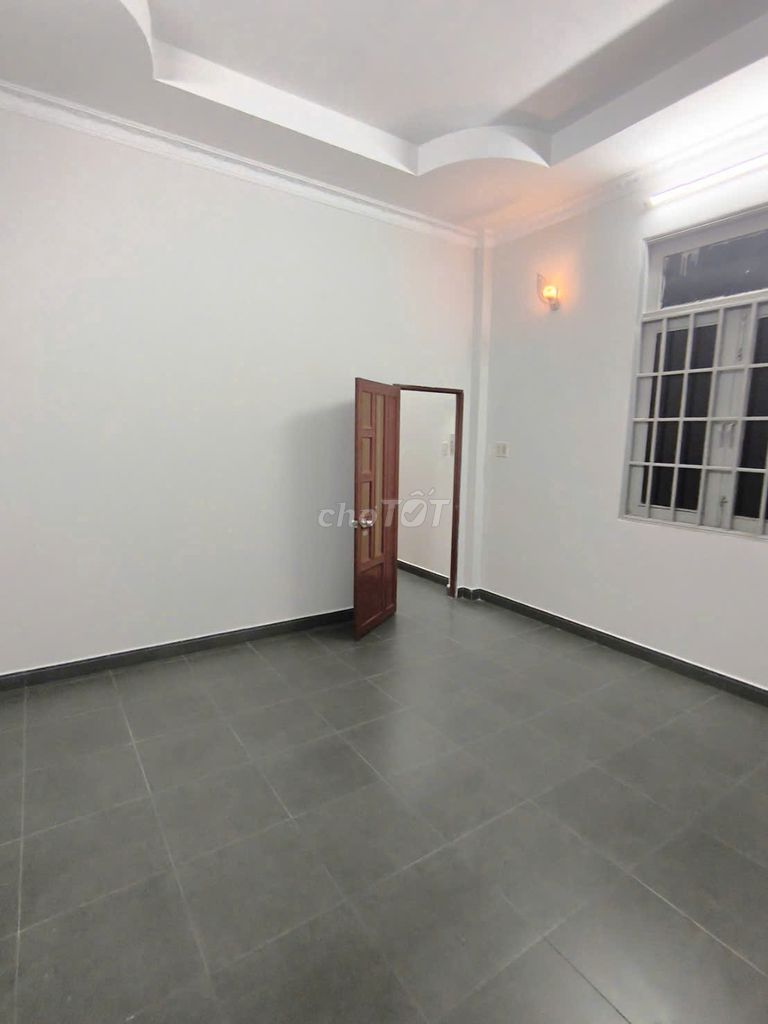 Corner 2 Front Street - Near 4 Thủ Đức.