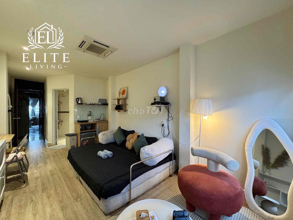 Rent studio - full interior - 40 meters wide - guest priority Right