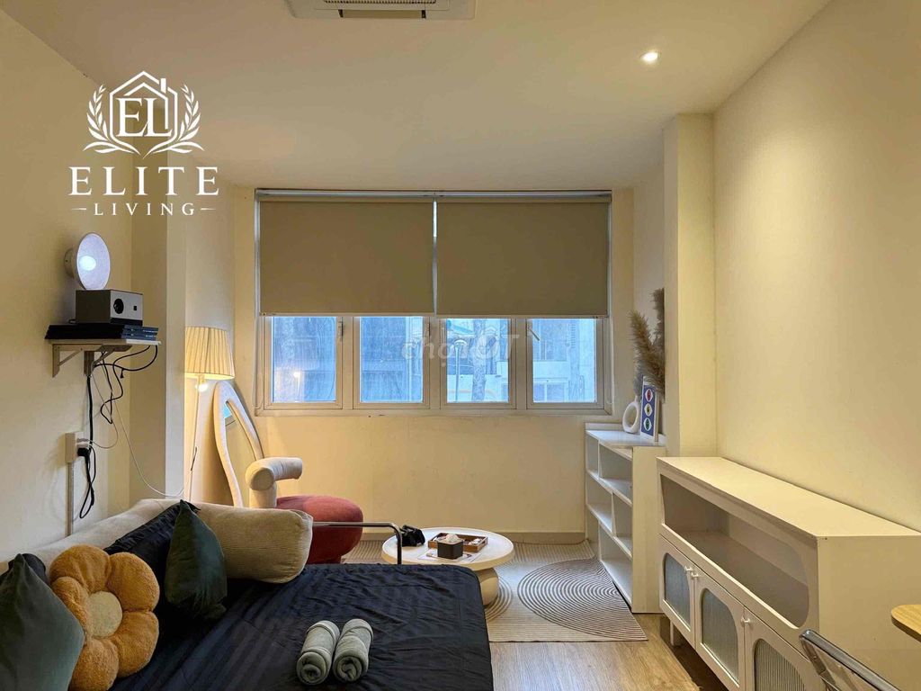 Rent studio - full interior - 40 meters wide - guest priority Right