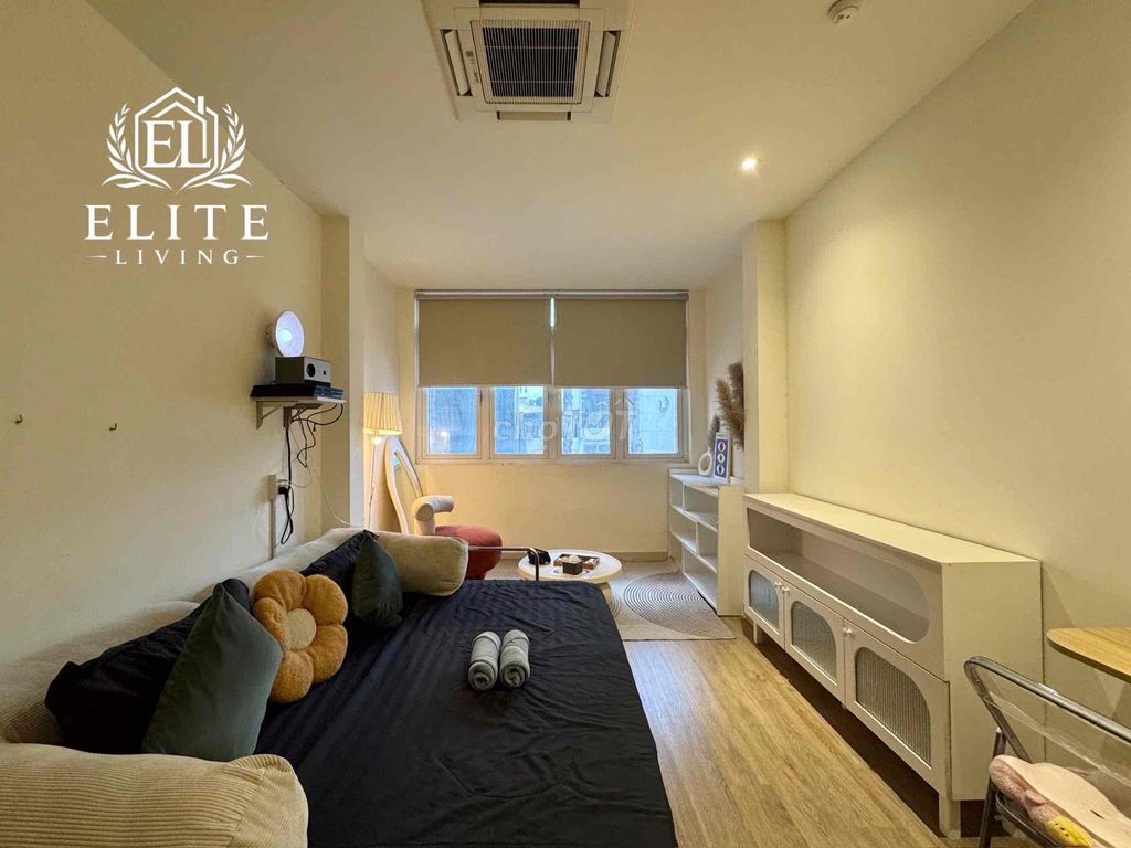 Rent studio - full interior - 40 meters wide - guest priority Right