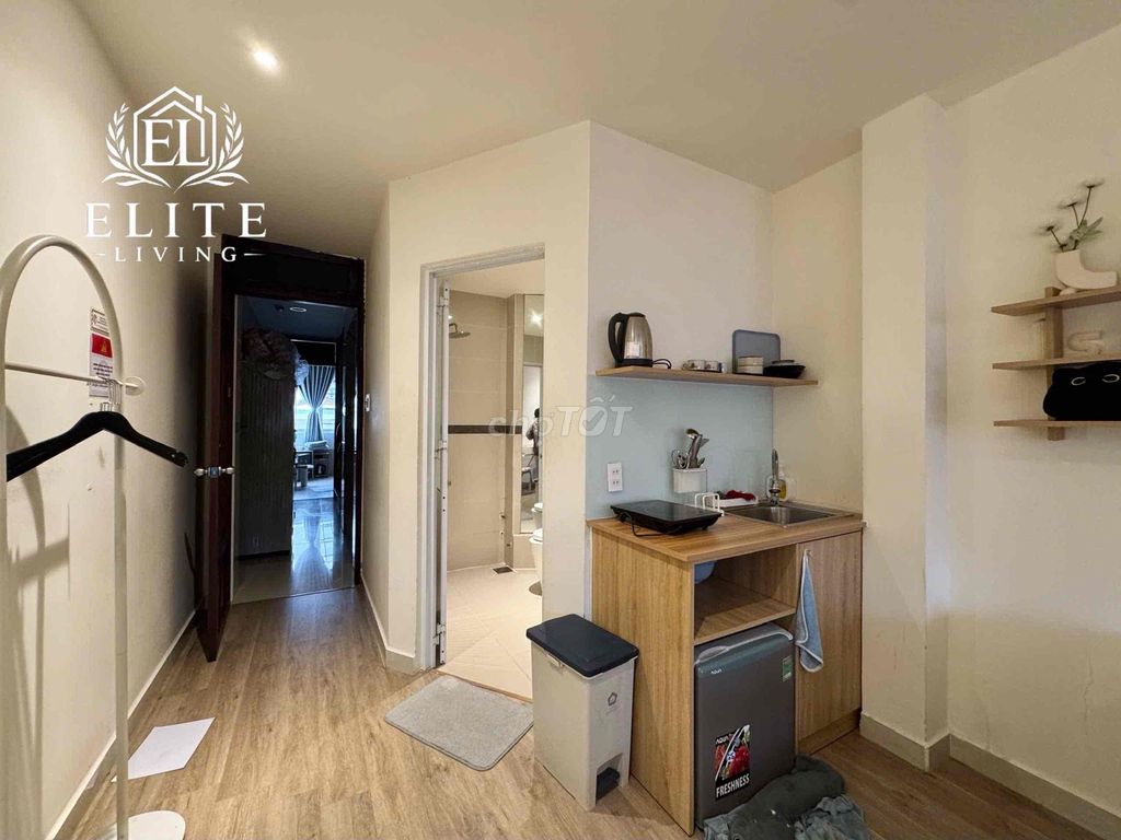 Rent studio - full interior - 40 meters wide - guest priority Right