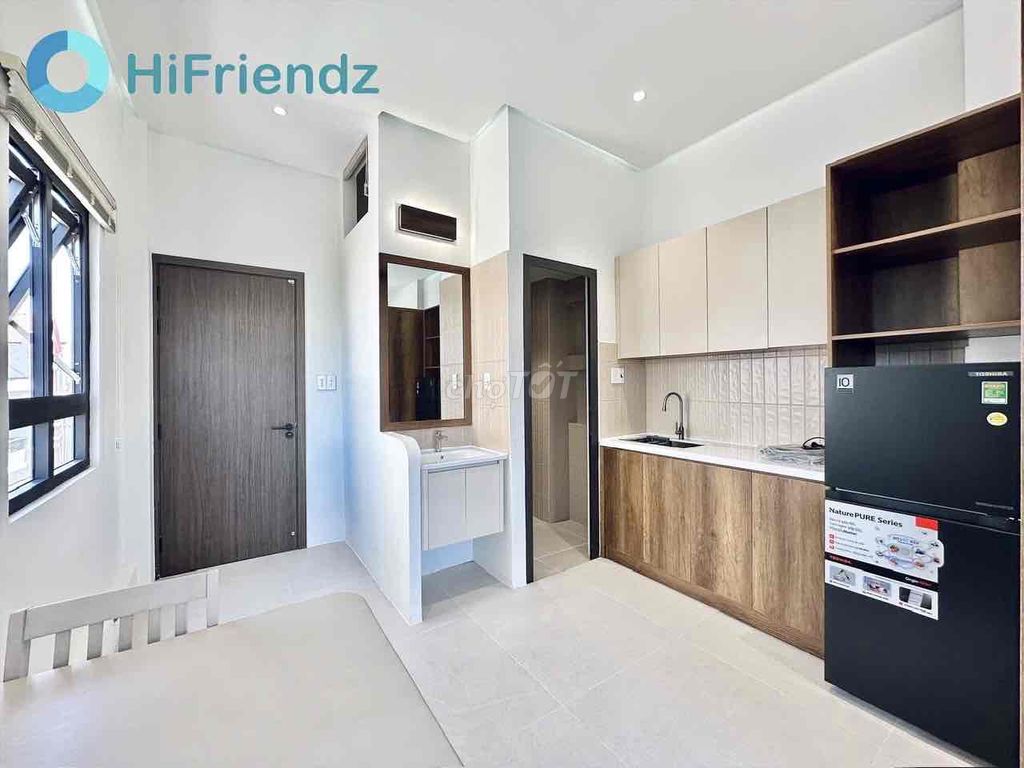 2 Studio Bancol Right on Saigon Bridge, clear, new furniture.