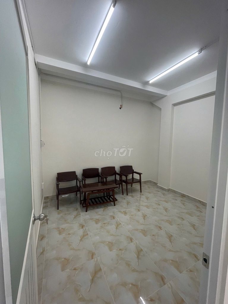 apartment 70 meters down Lê Văn Sỹ, near the French temple