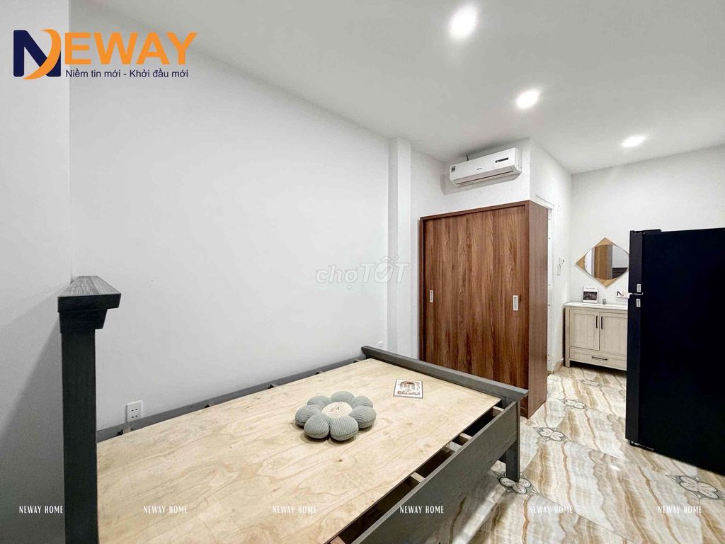 I'm staying in Full with the furniture, near the neweon.