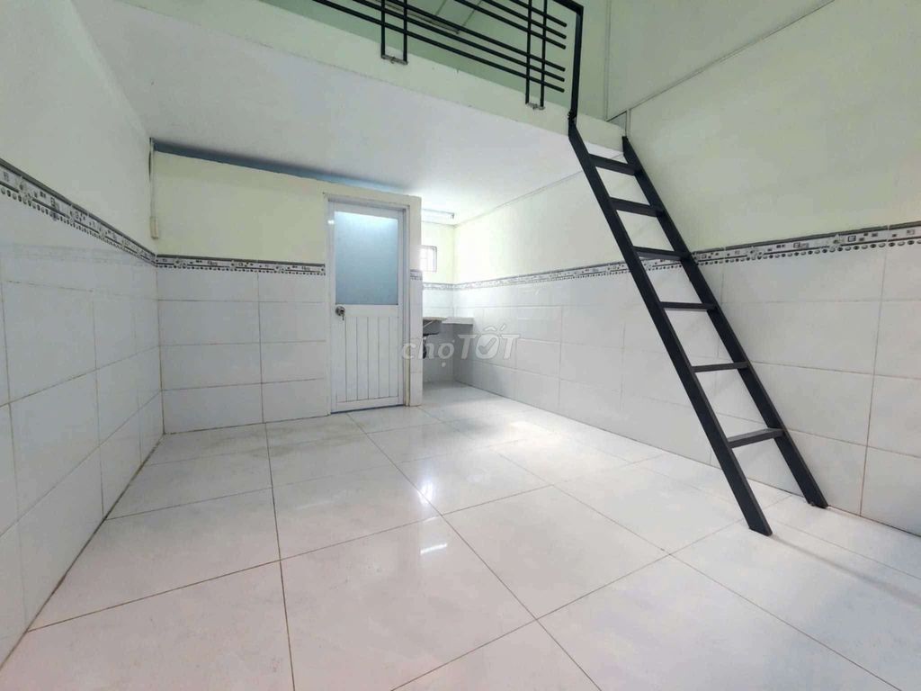 Bình Trưng Đông hotel room.