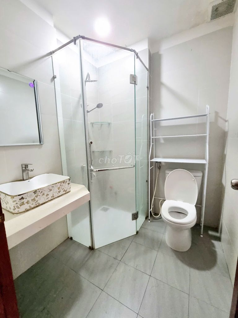 Rent room full interior near the supermarket Nguyễn Thị Thập