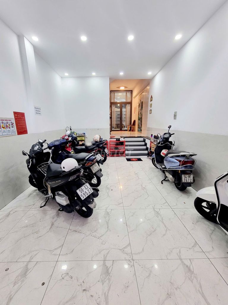 Rent room full interior near the supermarket Nguyễn Thị Thập