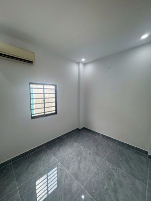 Five bedrooms, five Đội Cung linen machines, District 11