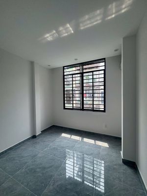 Five bedrooms, five Đội Cung linen machines, District 11
