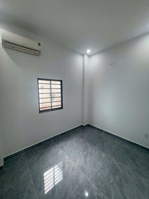 Five bedrooms, five Đội Cung linen machines, District 11