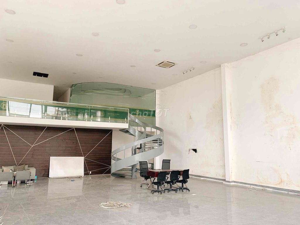 Showroom 2 front Đỗ Xuân Hợp - face the main gate global City