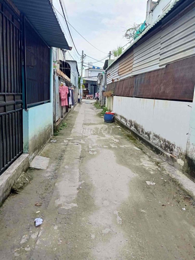 Rent a house, $3,500 a month near the school market.