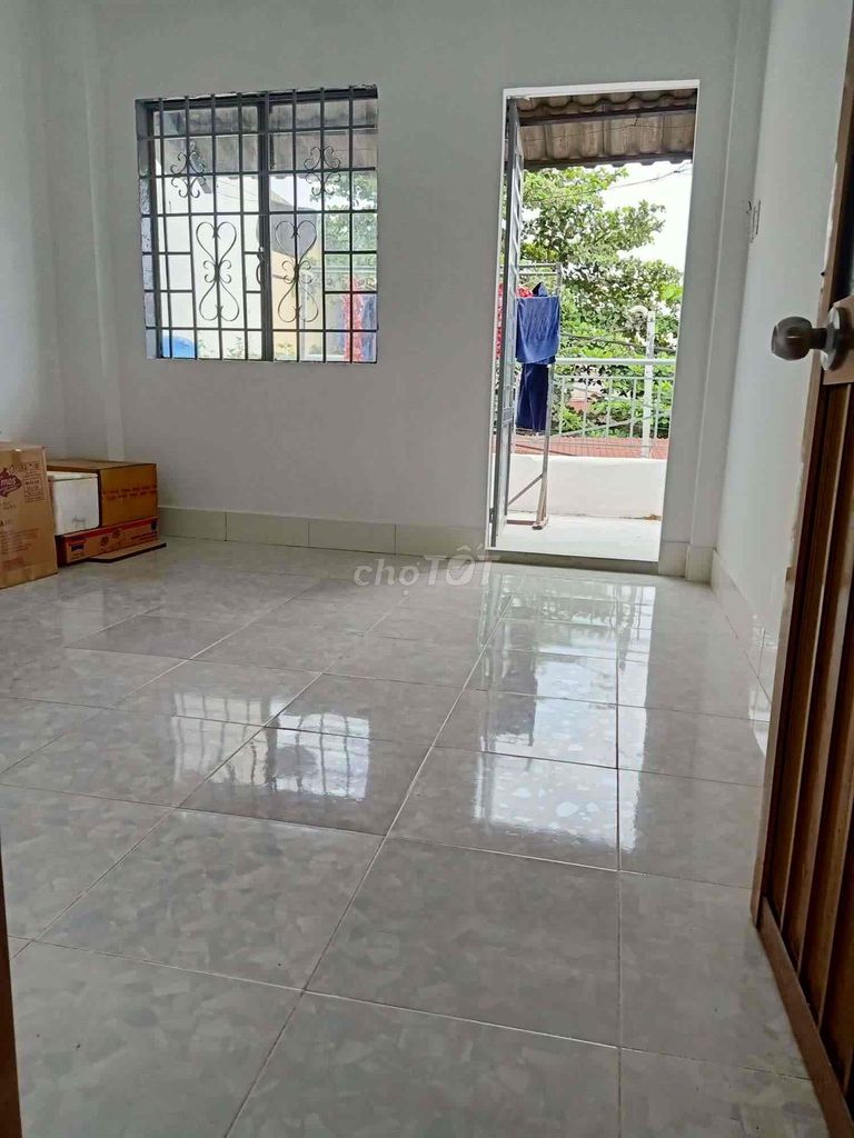 Rent a house, $3,500 a month near the school market.