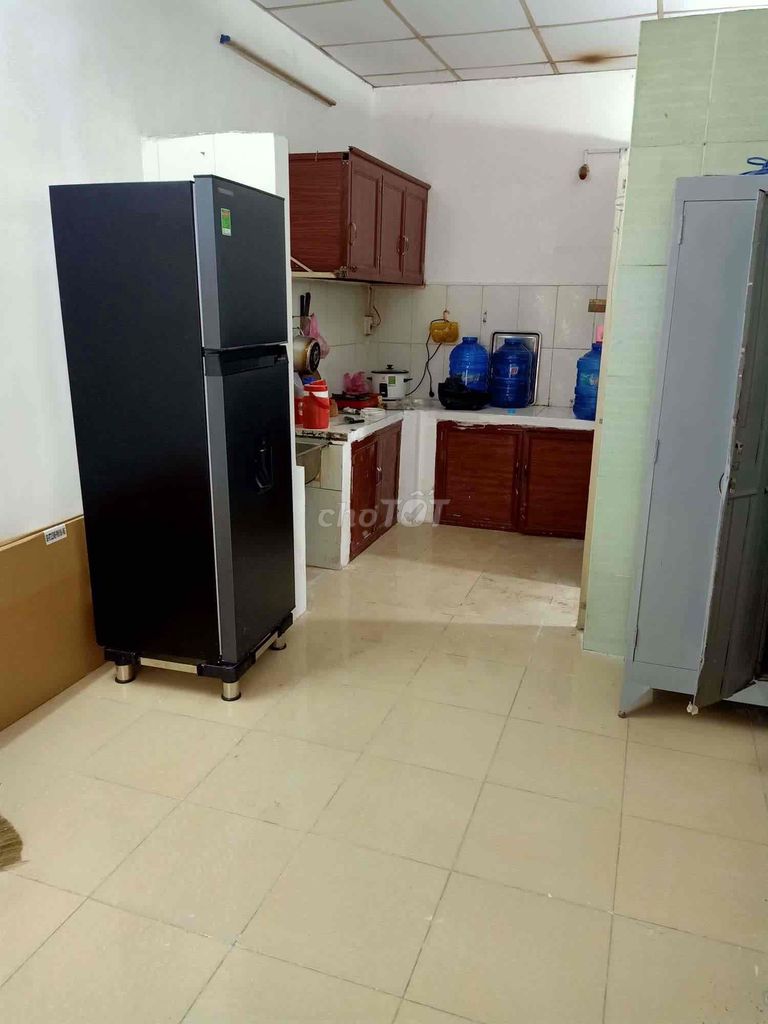 Rent a house, $3,500 a month near the school market.