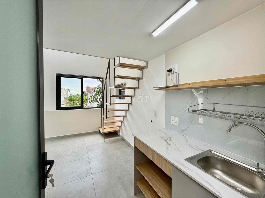 The service apartment has a full complex Trường Chinh