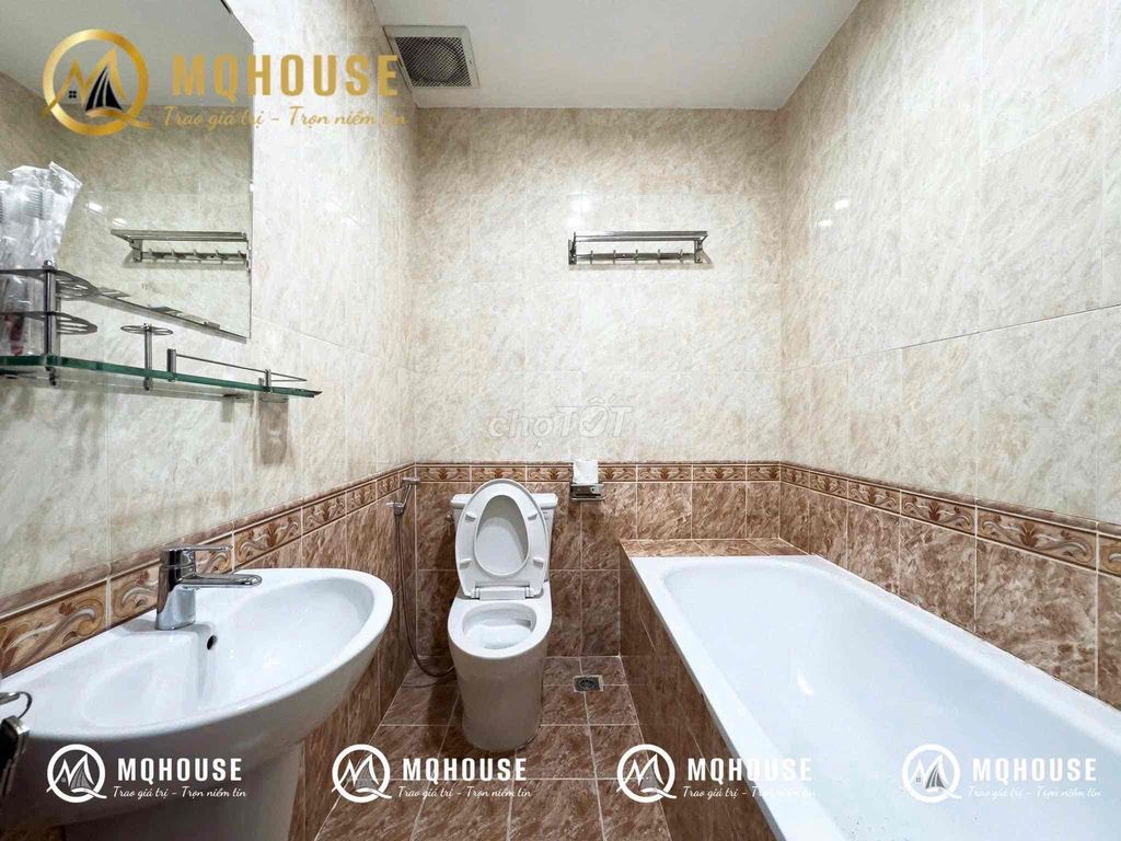 Room 1 .45 m .2 private washing machines, bathtubs. Mexwork, Japan.