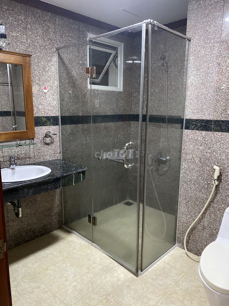 We rent 150 meters 3 bedroom 2 2 toilet 3 - 3 air-cold machines 14.5 million a month