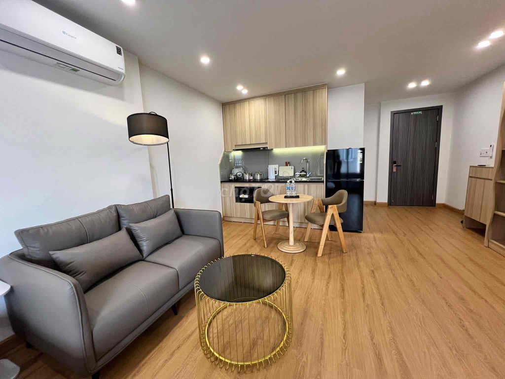 Rent the studio balcony 40 meters 2 full upper-level comfortable district 1