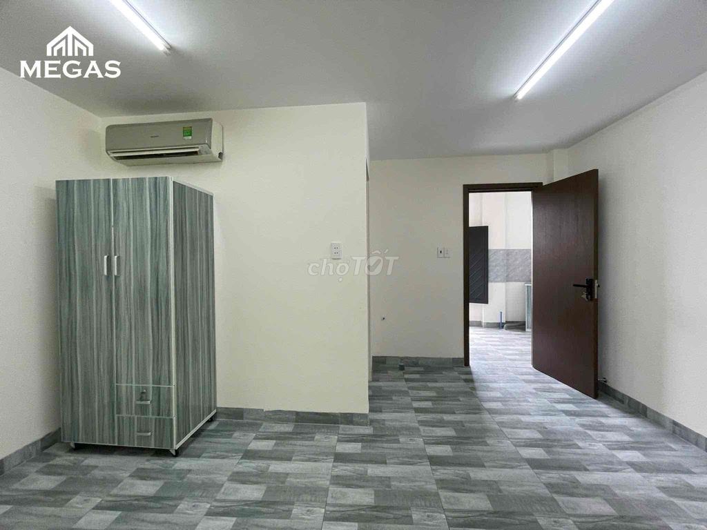 Your beautiful apartment, the Hotel Full Seven.