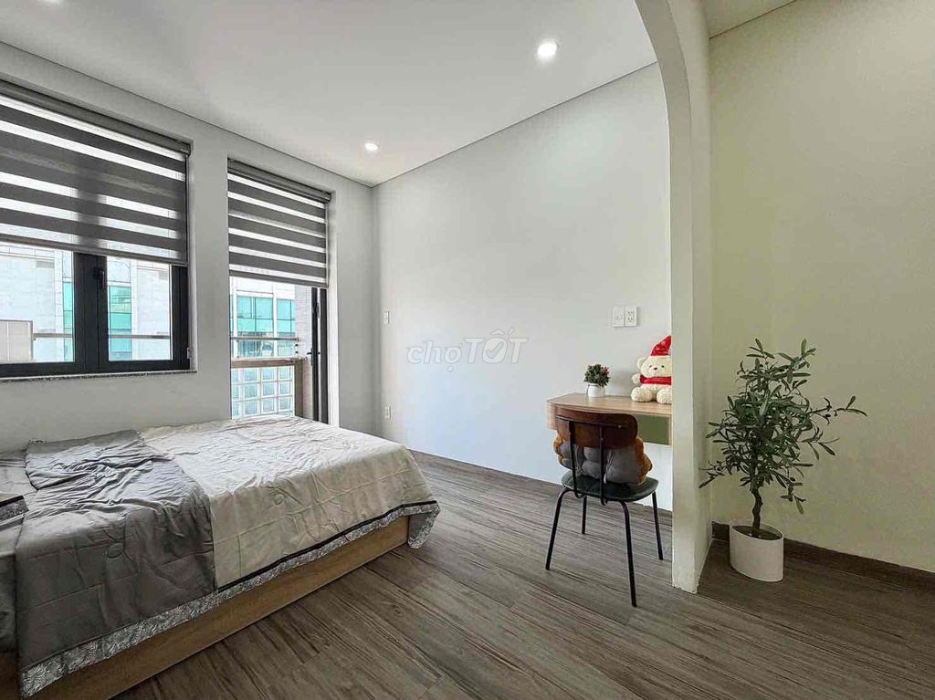 Rent the balcony studio apartment 45 meters - full interior near Lý Thường Kiệt