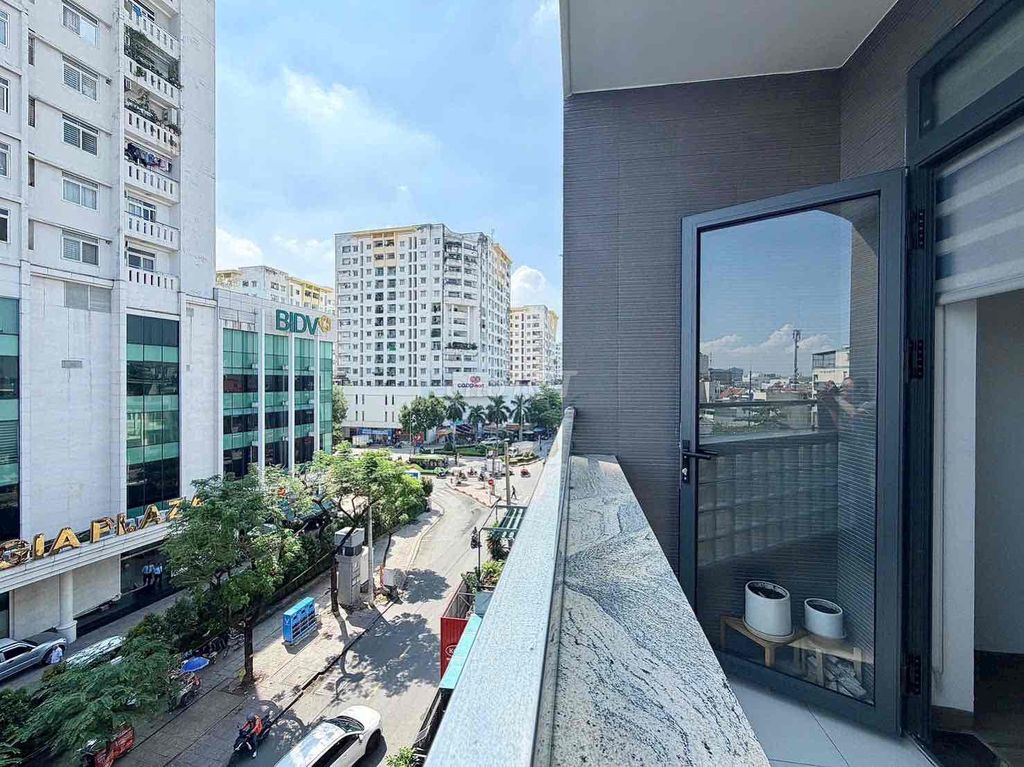 Rent the balcony studio apartment 45 meters - full interior near Lý Thường Kiệt