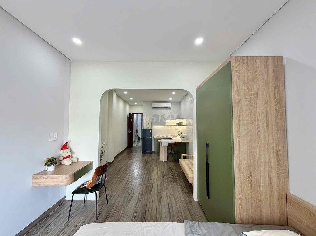 Rent the balcony studio apartment 45 meters - full interior near Lý Thường Kiệt