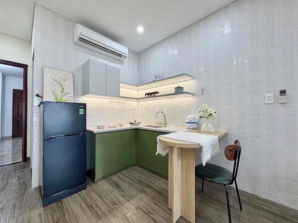 Rent the balcony studio apartment 45 meters - full interior near Lý Thường Kiệt