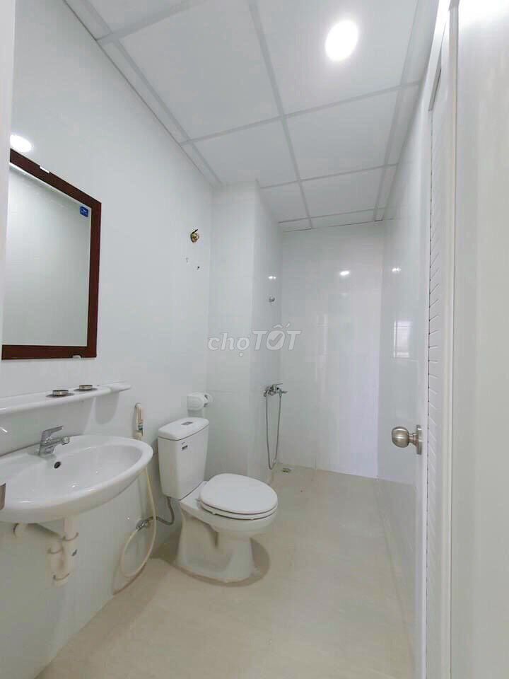 [Topaz Elite County 8] rents two bedrooms plus two toilets 78 meters - a month's deposit.