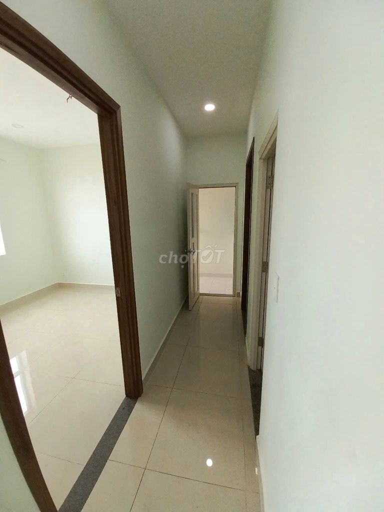 [Topaz Elite County 8] rents two bedrooms plus two toilets 78 meters - a month's deposit.