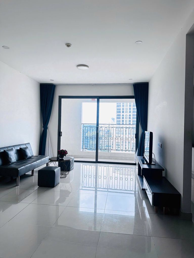 Rent a three-room Sai Gon Royal - 114 m Full interior, home 35 million a month.