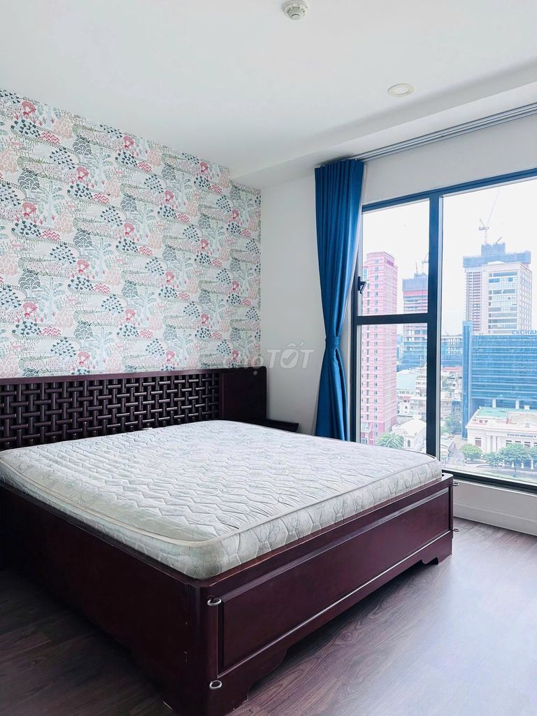 Rent a three-room Sai Gon Royal - 114 m Full interior, home 35 million a month.