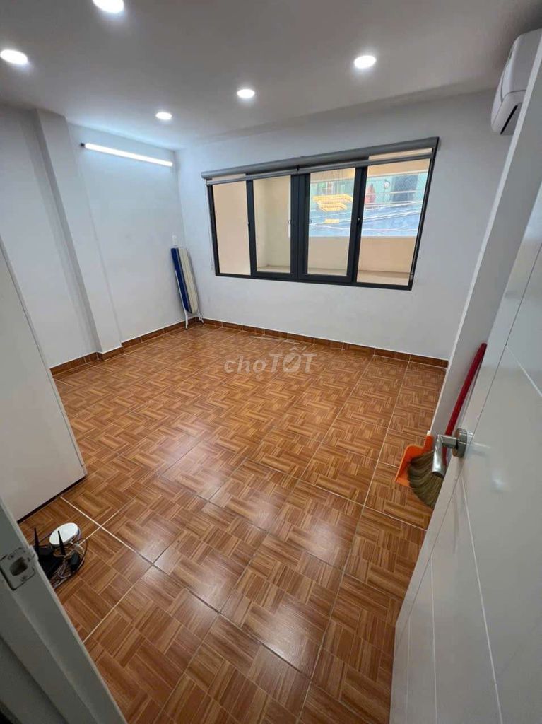11-year-old fancy new home for renting nc minus 5th floor P plus area 4*15.