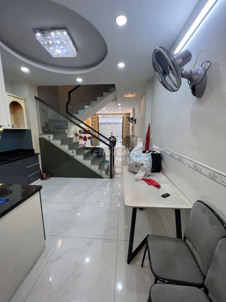 11-year-old fancy new home for renting nc minus 5th floor P plus area 4*15.