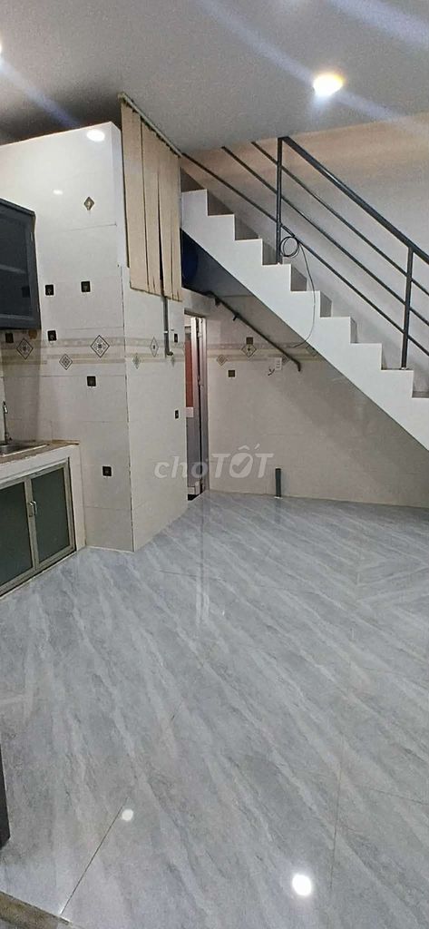 Original, 5 6 meters, balcony cast, traffic alley