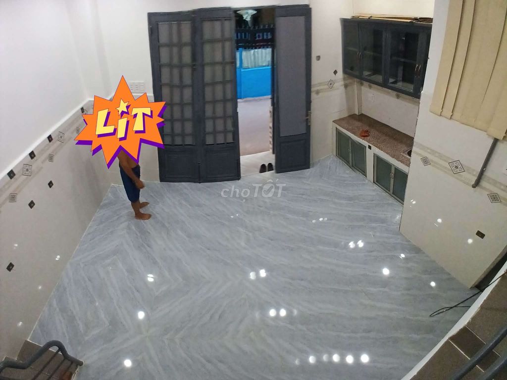 Original, 5 6 meters, balcony cast, traffic alley