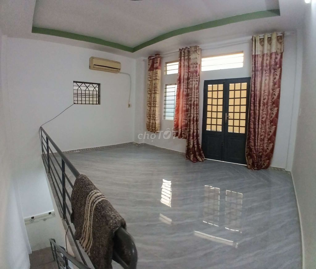 Original, 5 6 meters, balcony cast, traffic alley