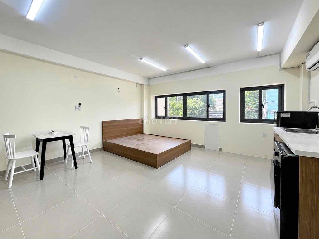 4x studio available via Emart, vlu cs3