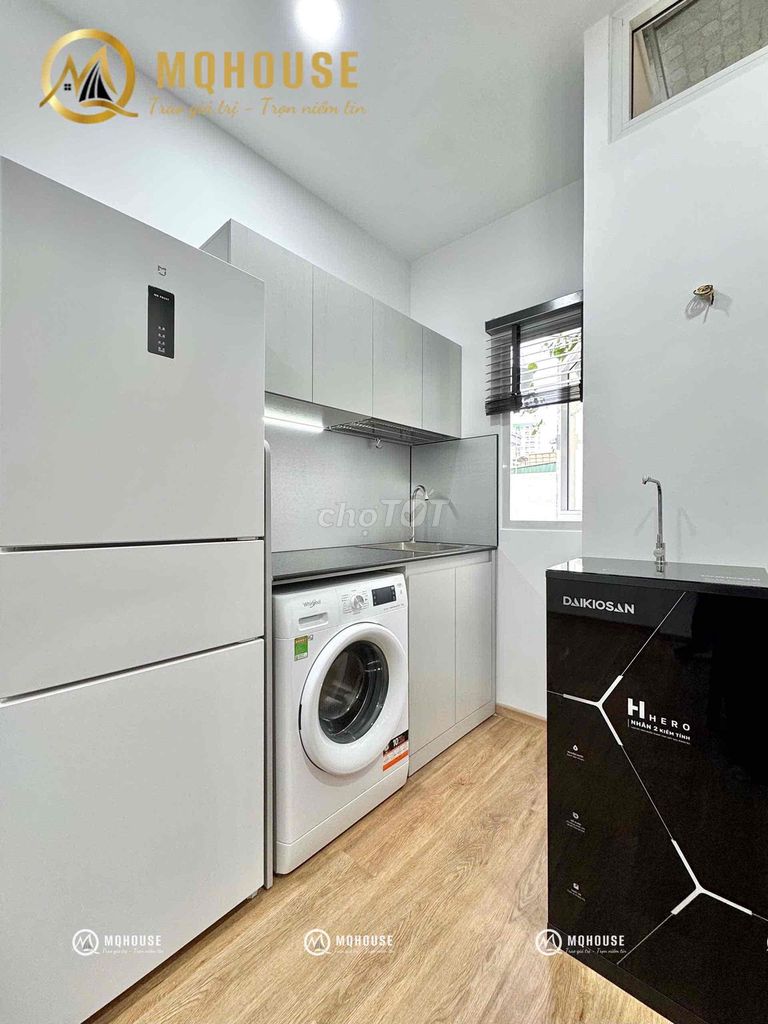 The two-room service room, the luxury balcony, the full-salt price of furniture close to the dedication college.