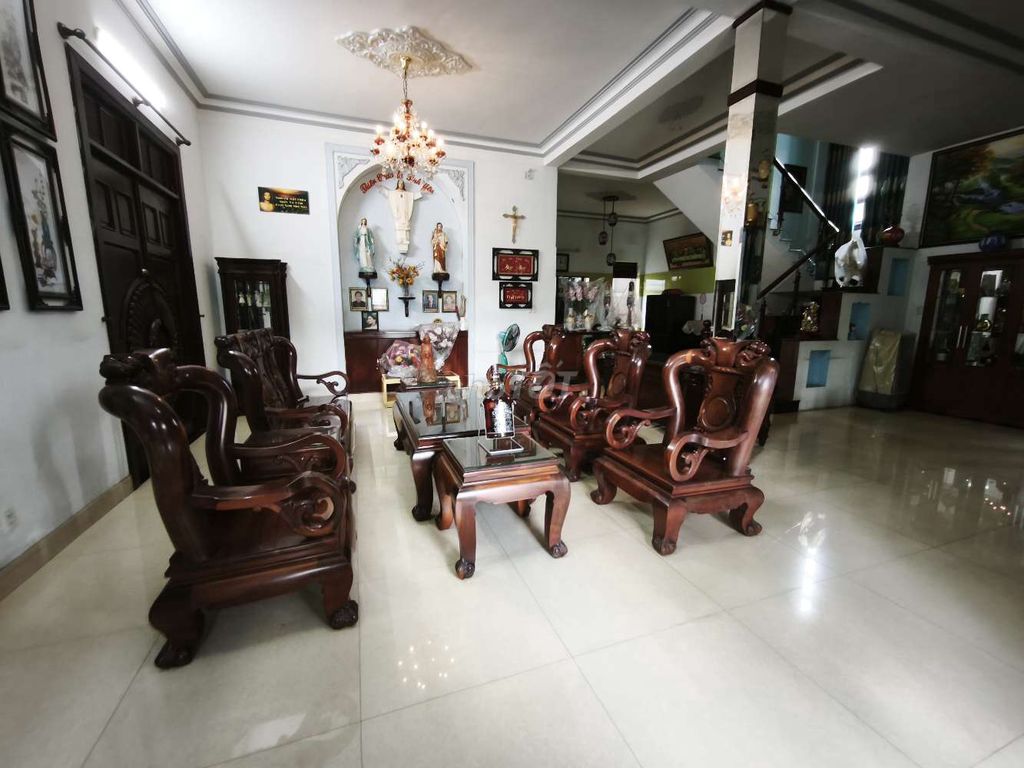 House 250 m2 has yard 500 m2 sd Tô Ngọc Vân