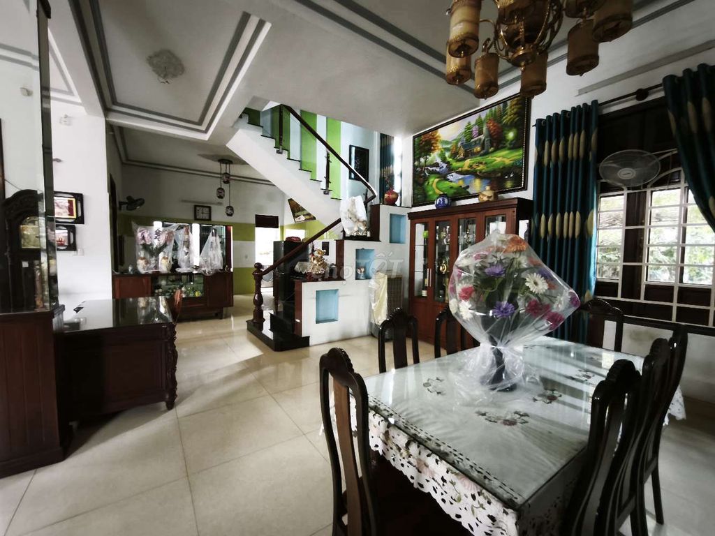 House 250 m2 has yard 500 m2 sd Tô Ngọc Vân
