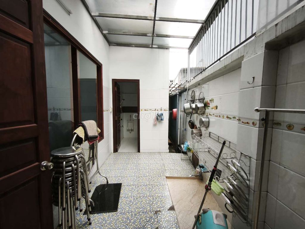 House 250 m2 has yard 500 m2 sd Tô Ngọc Vân