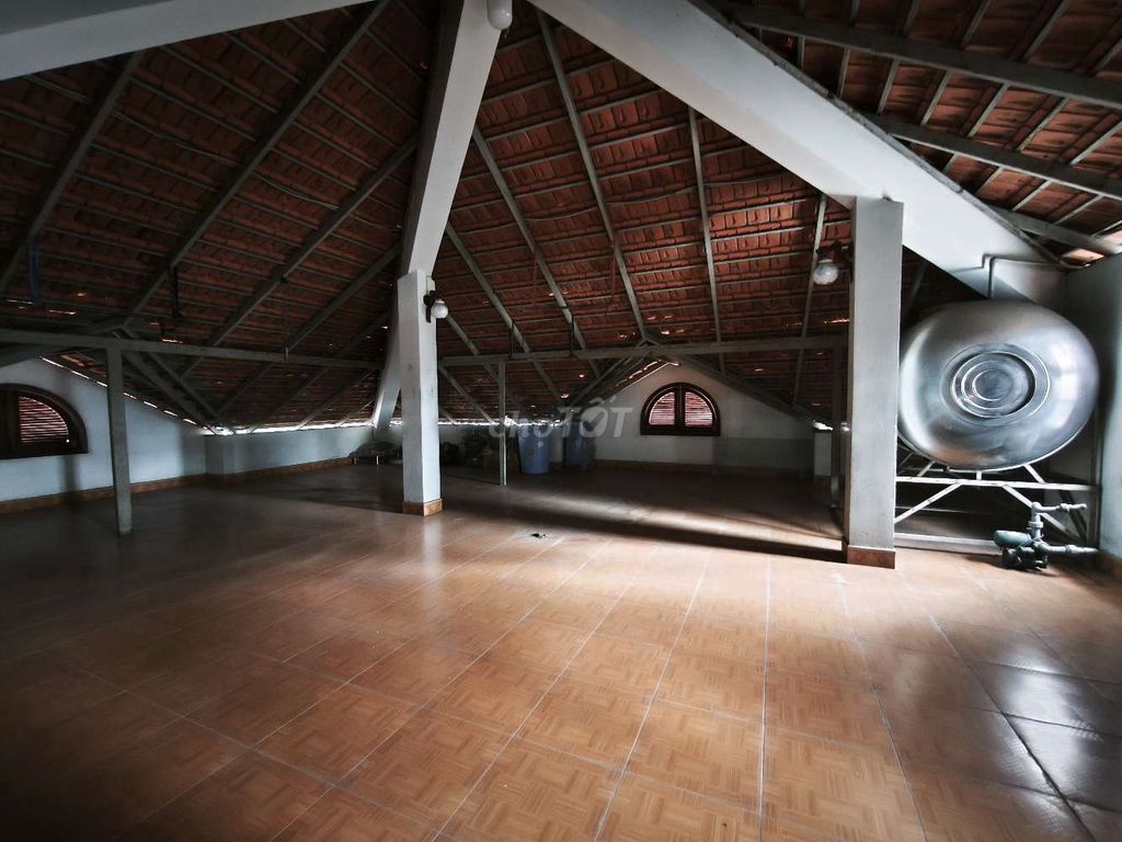 House 250 m2 has yard 500 m2 sd Tô Ngọc Vân
