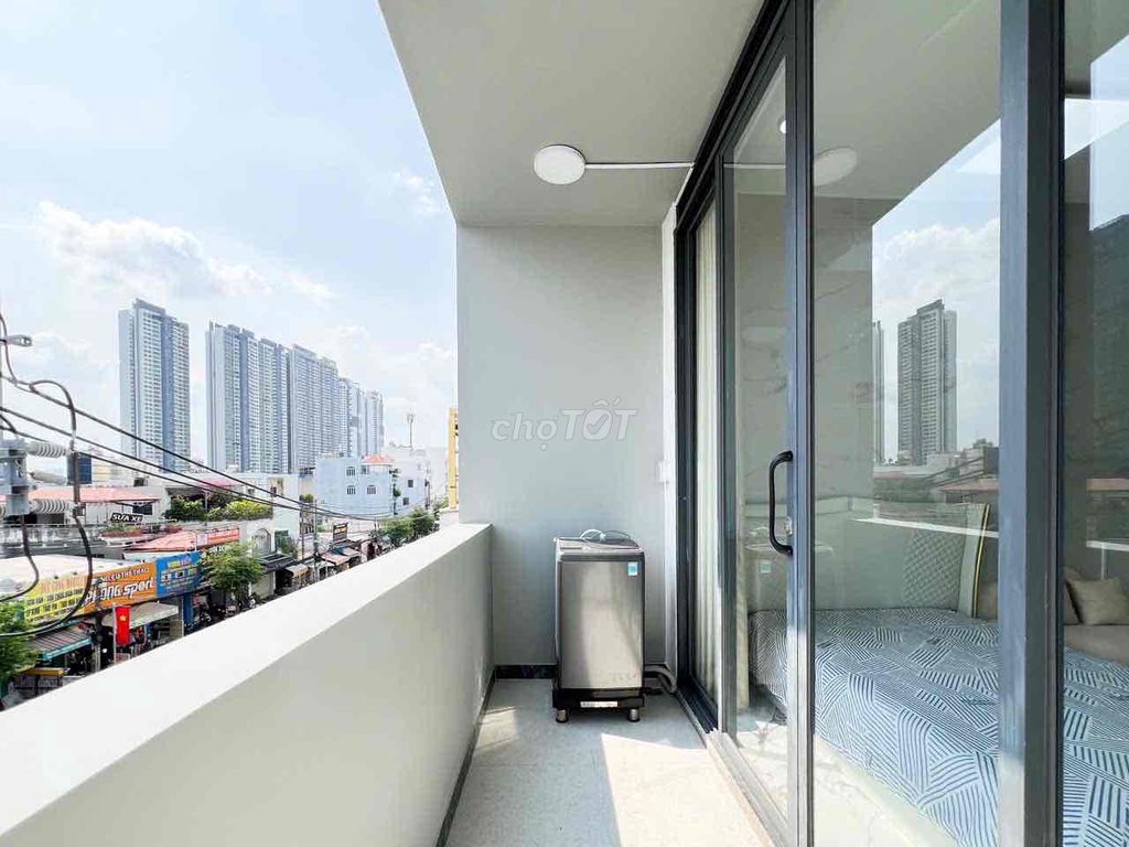 Rent a full balcony furniture in Lê Văn Sỹ District 3.